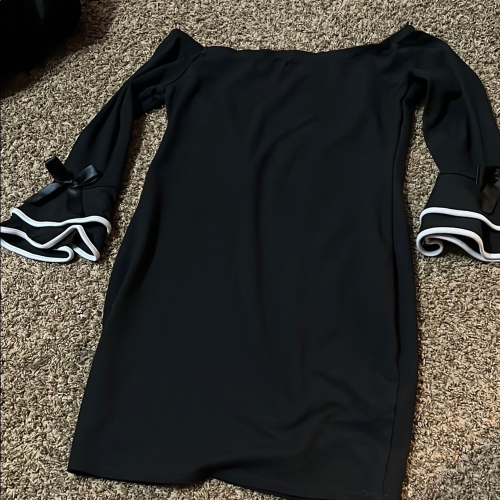 a'gaci Black and White Ruffled Off-the-Shoulder Bodycon Dress